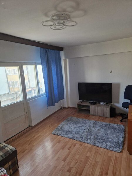 Barca, apartament 2 camere decomandat, 56 mp, zona excelenta.