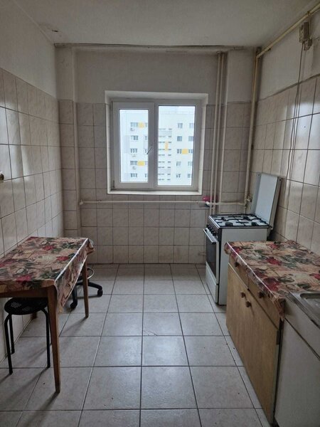 Barca, apartament 2 camere decomandat, 56 mp, zona excelenta.