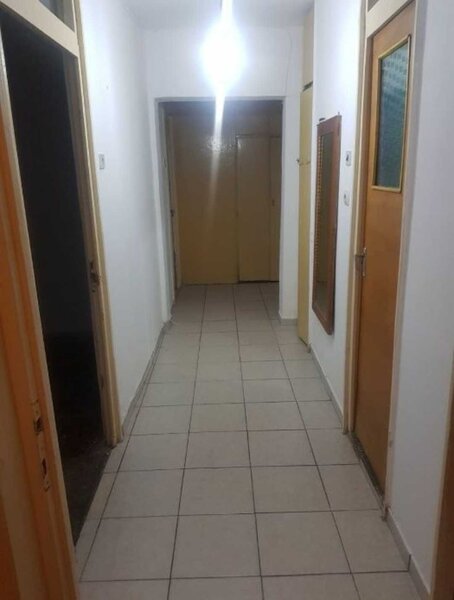 Barca, apartament 2 camere decomandat, 56 mp, zona excelenta.