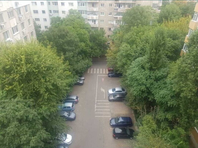 Barca, apartament 2 camere decomandat, 56 mp, zona excelenta.